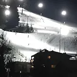 Ski And Lake View Apartment